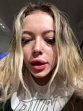 KylieJoyce online show from 01.08.25