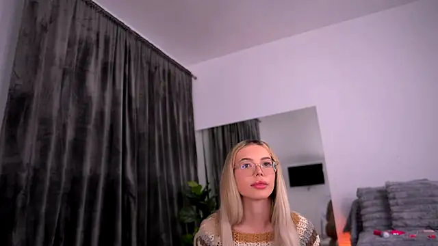 KylieJoyce online show from 10.15.25