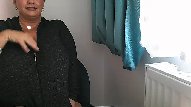 Snapshot of hotsierra4u chatting on 10.22.25 hotsierra4u online show from 10.22.25