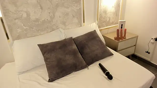 victoria18x online show from 11.04.25