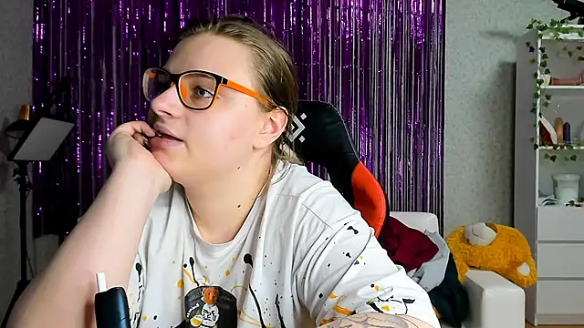 Seductive She Wolf online show from 03.18.25