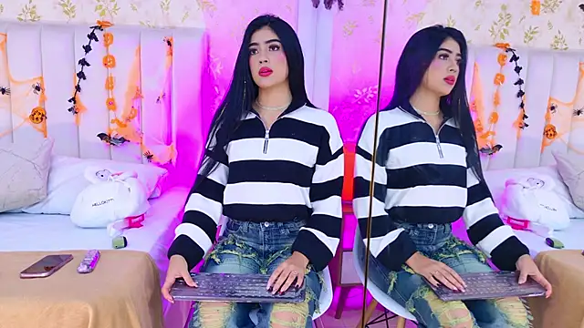 Mia-Monroe online show from 11.03.25