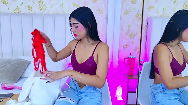 Mia-Monroe online show from 11.04.25