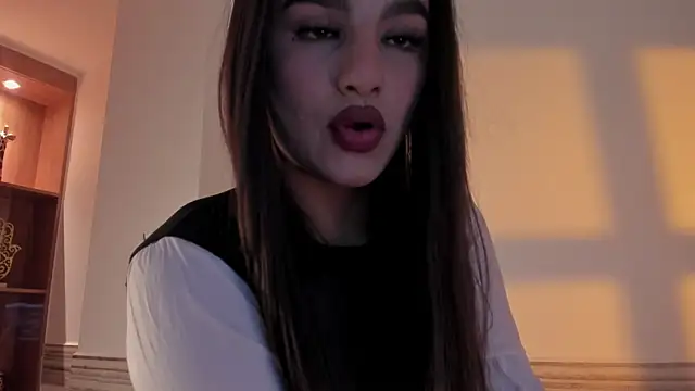Snapshot of Sophia_Cambpell chatting on 05.16.26 Sophia Cambpell online show from 05.16.26