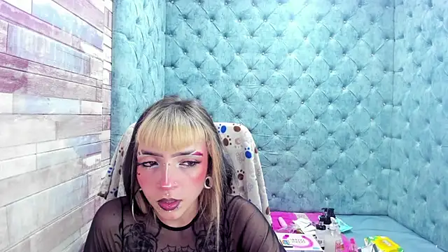 Samantha Smiith online show from 12.21.25