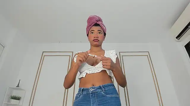 ashley lemus online show from 02.21.25