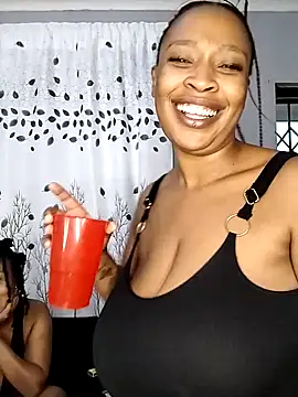 Snapshot of MelStar18xxx chatting on 04.29.26 MelStar18xxx online show from 04.29.26