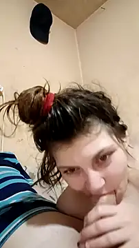 Snapshot of Andreyuzw chatting on 11.23.25 Andreyuzw online show from 11.23.25