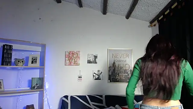 Snapshot of Sian__1 chatting on 12.16.24 Sian 1 online show from 12.16.24