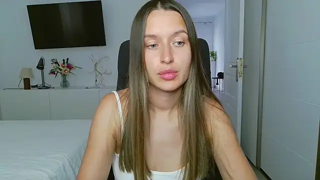 Snapshot of Submissive_love chatting on 10.27.25 Submissive love online show from 10.27.25