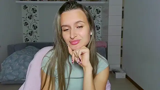 Snapshot of Submissive_love chatting on 11.17.25 Submissive love online show from 11.17.25
