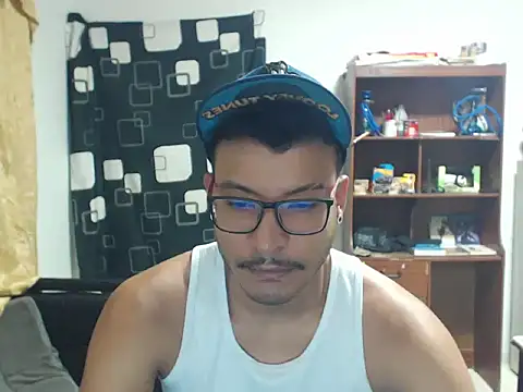 Snapshot of CharlesLeeRay chatting on 10.17.25 CharlesLeeRay online show from 10.17.25