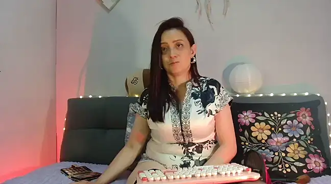 catalinamommyx online show from 02.13.25