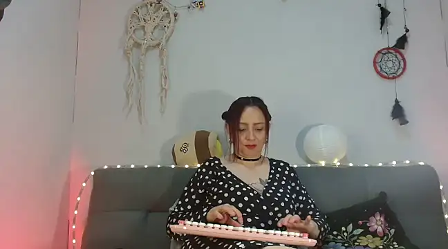 catalinamommyx online show from 02.20.25