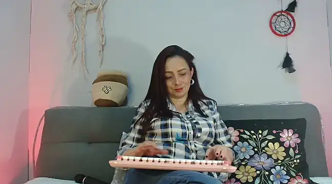 catalinamommyx online show from 02.24.25