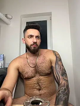 Snapshot of LoveIsBlind_ chatting on 12.27.24 LoveIsBlind online show from 12.27.24