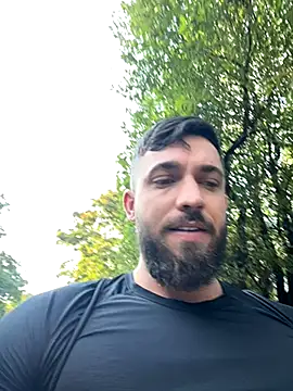 Snapshot of LoveIsBlind_ chatting on 09.09.25 LoveIsBlind online show from 09.09.25