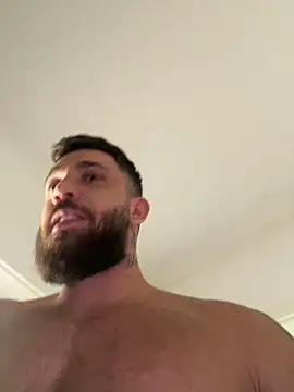 Snapshot of LoveIsBlind_ chatting on 09.16.25 LoveIsBlind online show from 09.16.25