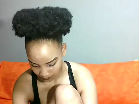 Snapshot of SmallSlut5 chatting on 12.20.25 SmallSlut5 online show from 12.20.25