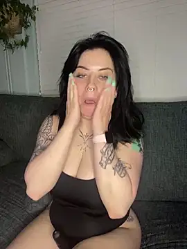 Snapshot of NaomiSquirts chatting on 03.16.25 NaomiSquirts online show from 03.16.25