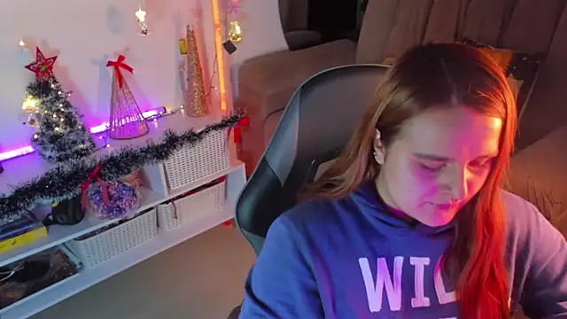 evy orange1 online show from 12.20.25