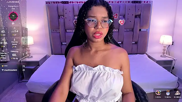 Snapshot of MilaHall_ chatting on 01.25.25 MilaHall online show from 01.25.25
