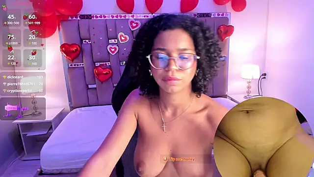 Snapshot of MilaHall_ chatting on 02.07.25 MilaHall online show from 02.07.25