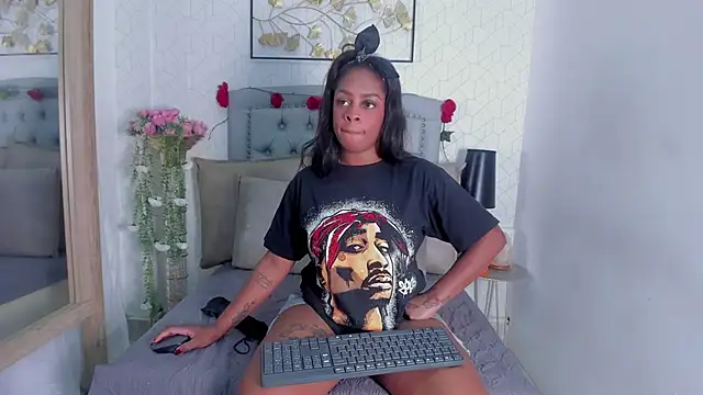 Snapshot of Katalella_murillo chatting on 02.27.25 Katalella murillo online show from 02.27.25