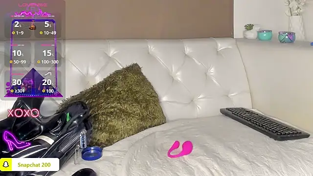 Snapshot of Scarlet_03 chatting on 02.03.25 Scarlet 03 online show from 02.03.25