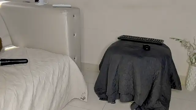 Snapshot of Scarlet_03 chatting on 03.21.25 Scarlet 03 online show from 03.21.25