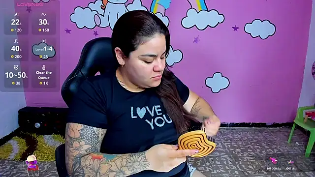 Sharon hils online show from 04.13.26