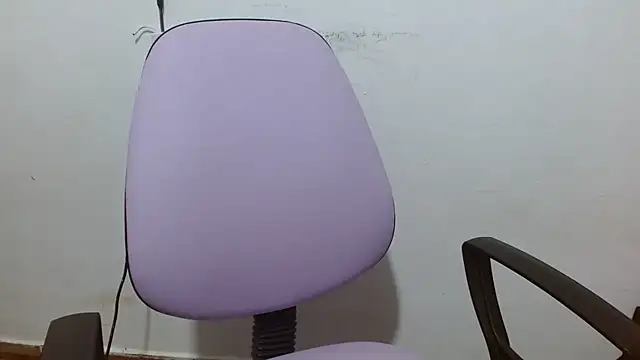 Snapshot of charlotte_slut chatting on 06.25.26 charlotte slut online show from 06.25.26
