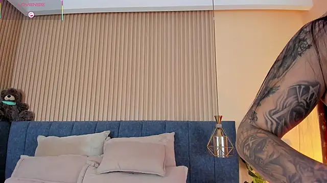 kathecute   online show from 12.05.25