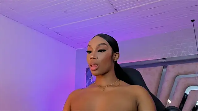 Snapshot of ChaynnaCooper chatting on 12.15.24 ChaynnaCooper online show from 12.15.24