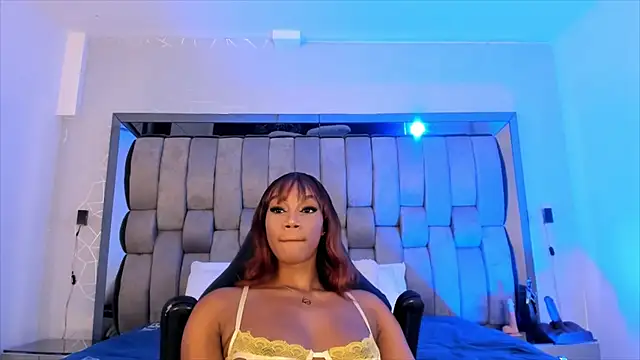 Snapshot of ChaynnaCooper chatting on 03.01.25 ChaynnaCooper online show from 03.01.25