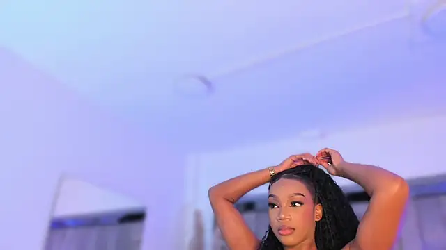 Snapshot of ChaynnaCooper chatting on 09.18.25 ChaynnaCooper online show from 09.18.25