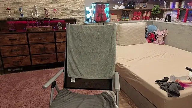 Kimberly-Caprice online show from 04.03.26