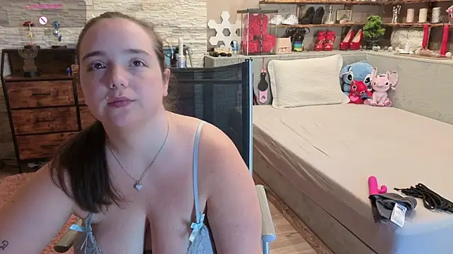 Snapshot of Kimberly-Caprice chatting on 07.24.26 Kimberly-Caprice online show from 07.24.26