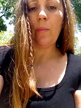 SofiEstevez online show from 10.19.25