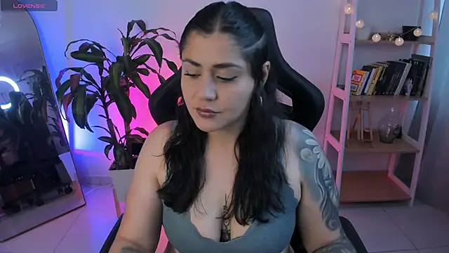 Snapshot of GretaX-X chatting on 01.14.26 GretaX-X online show from 01.14.26