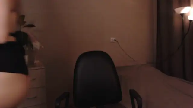 SarahSweetie online show from 11.18.25