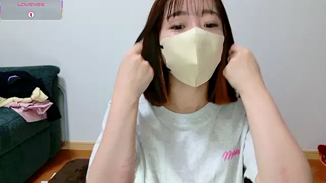 Snapshot of Rio_chan_ chatting on 04.19.26 Rio chan online show from 04.19.26