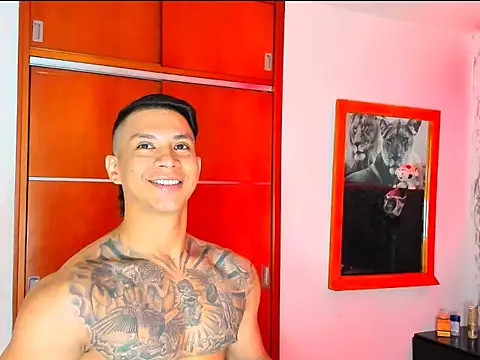 Snapshot of Aaron_Toy chatting on 01.06.26 Aaron Toy online show from 01.06.26