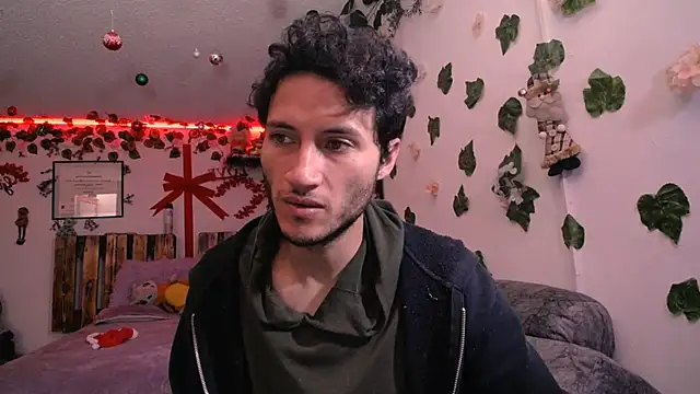 Snapshot of Afroditapoloo chatting on 12.14.24 Afroditapoloo online show from 12.14.24