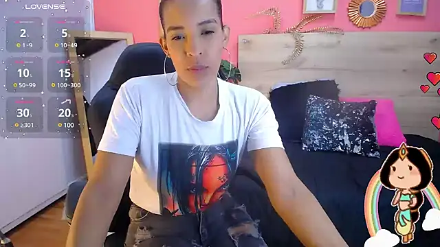 Snapshot of scarlet-foox chatting on 03.19.25 scarlet-foox online show from 03.19.25