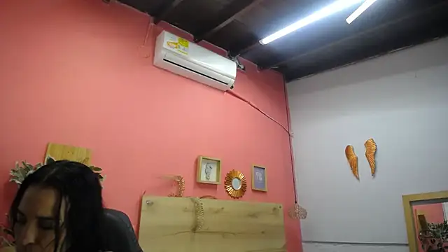 scarlet-foox online show from 11.13.25