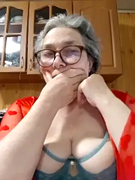 Snapshot of IrinaSweet54 chatting on 05.13.26 IrinaSweet54 online show from 05.13.26