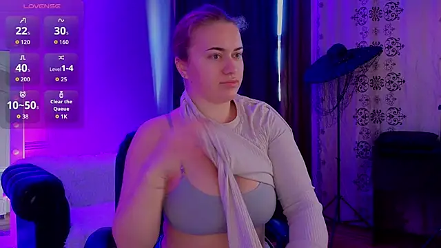Snapshot of Ariell_Margot_ chatting on 10.17.25 Ariell Margot  online show from 10.17.25
