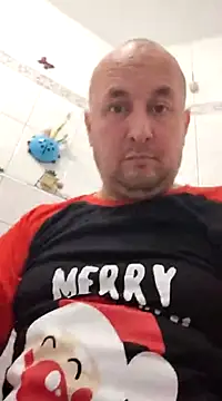 Snapshot of intx800 chatting on 12.24.24 intx800 online show from 12.24.24