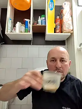 Snapshot of intx800 chatting on 01.21.25 intx800 online show from 01.21.25